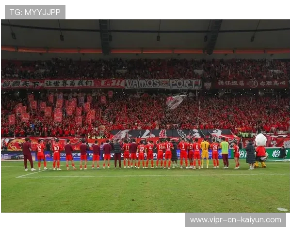 申花逆袭辉煌！小胜深圳反超蓉城，海港或在大连捍卫王者之位