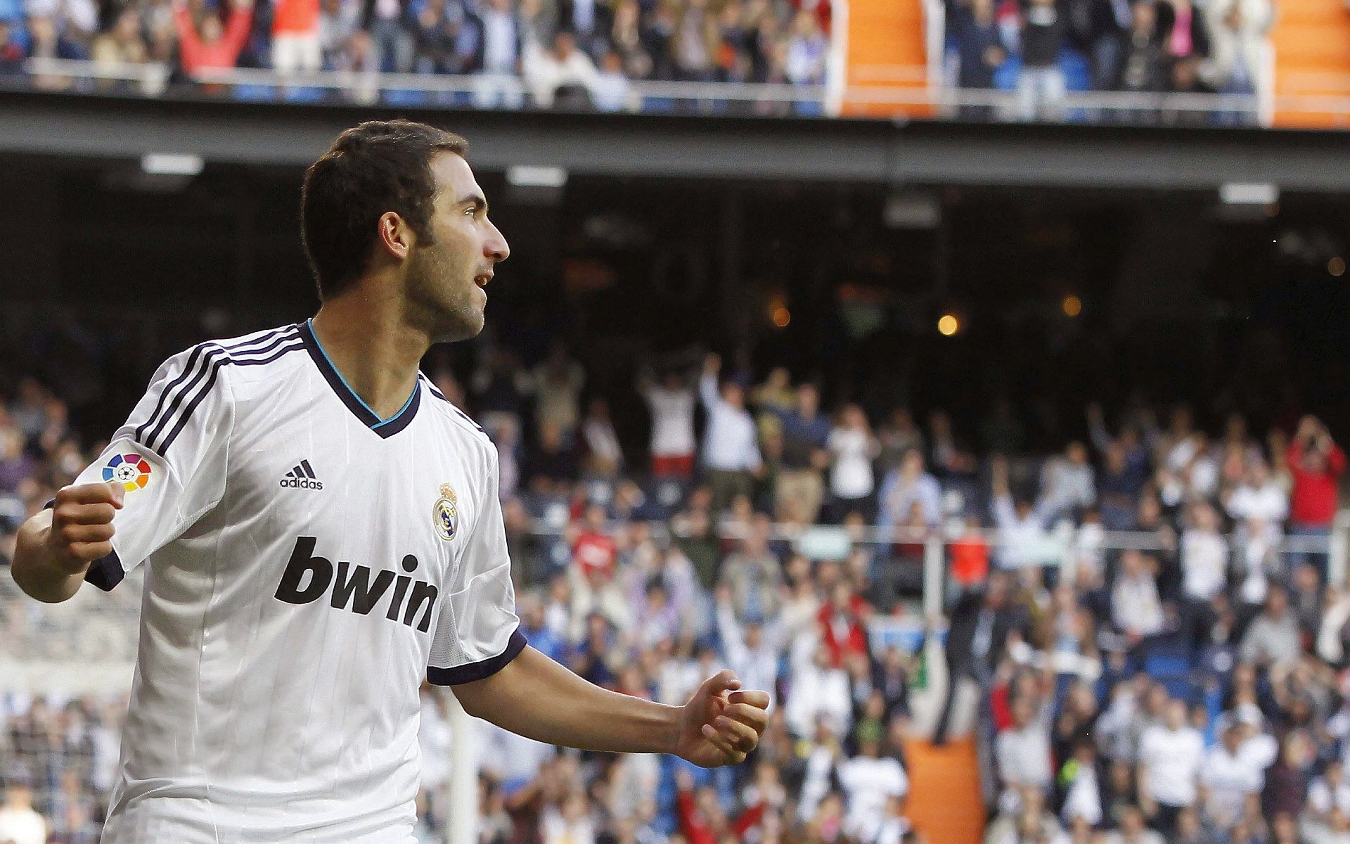 教练图赫尔面临巨大压力，图赫尔执教生涯首次拿到欧冠冠军